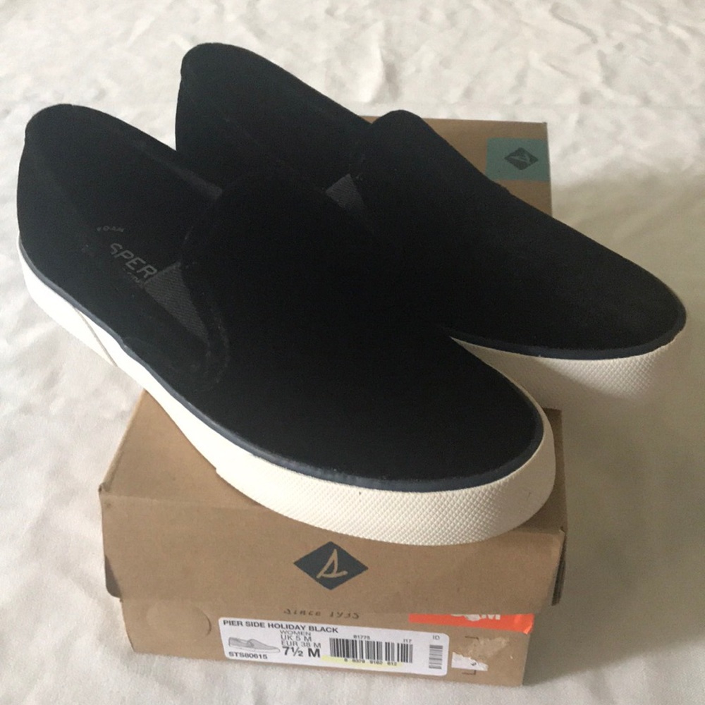 NWT Sperry Pier Side Velvet slip-on shoes. New!